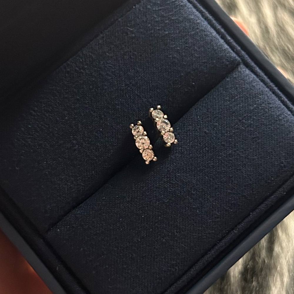 PANDORA 3 Stud Earring - Picture 2 of 4